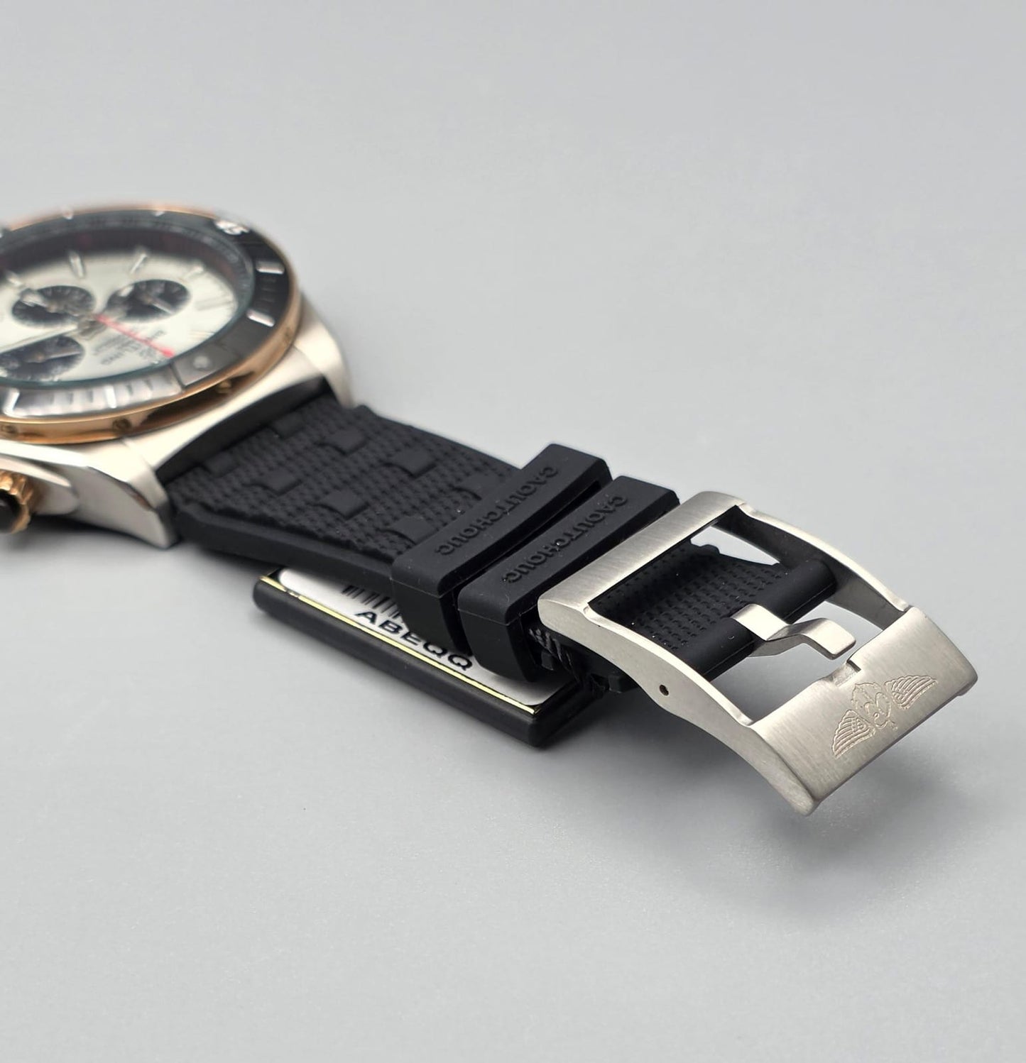 Luxury Silver Chronograph Watch – Black Bezel & Rubber Strap