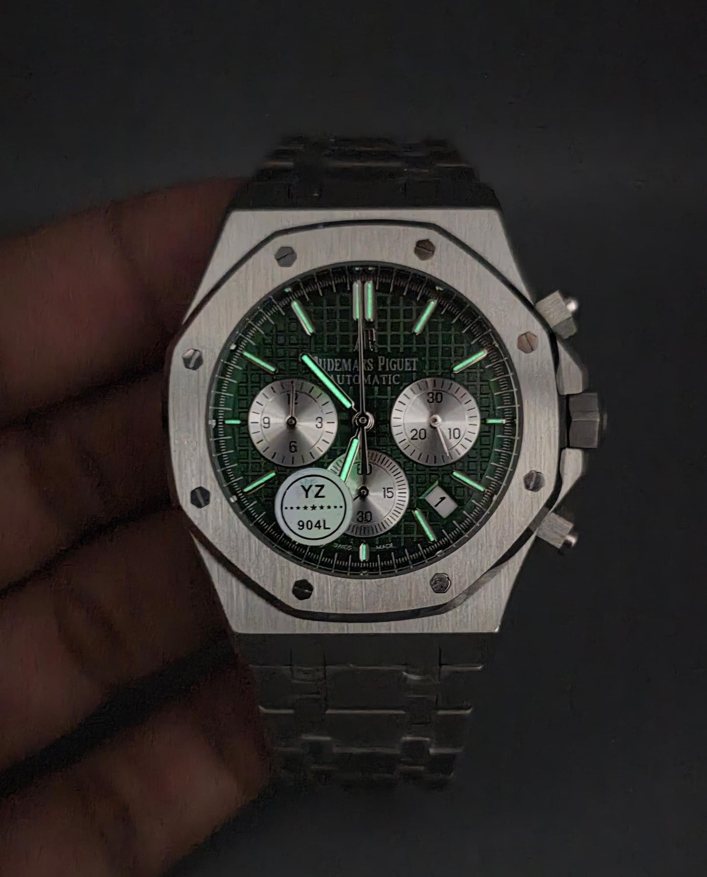 Luxury Men’s Chronograph Watch – Green Dial