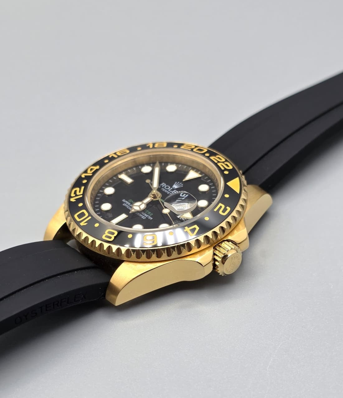 Luxury Gold GMT Watch-Black Rubber Strap