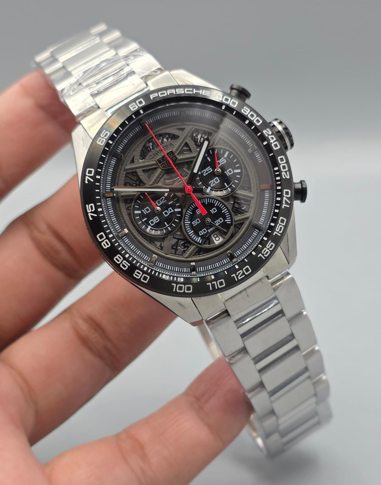 High Quality Luxury Branded Watch - Gray Dail