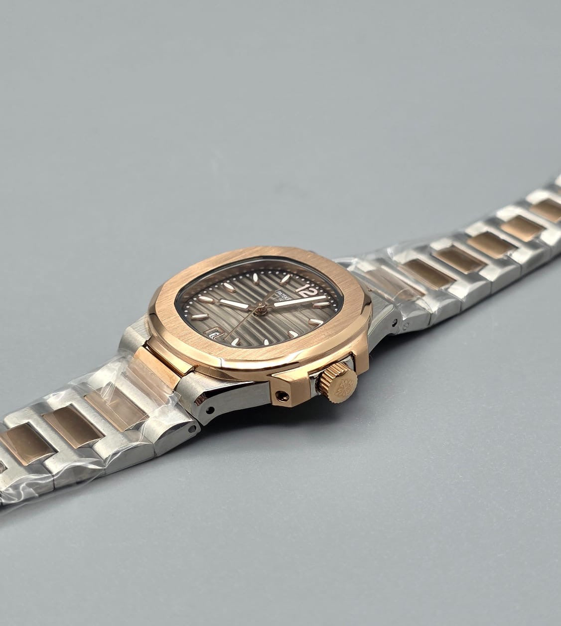 Luxury Ladies Watch – Silver & Rose Gold, 32mm