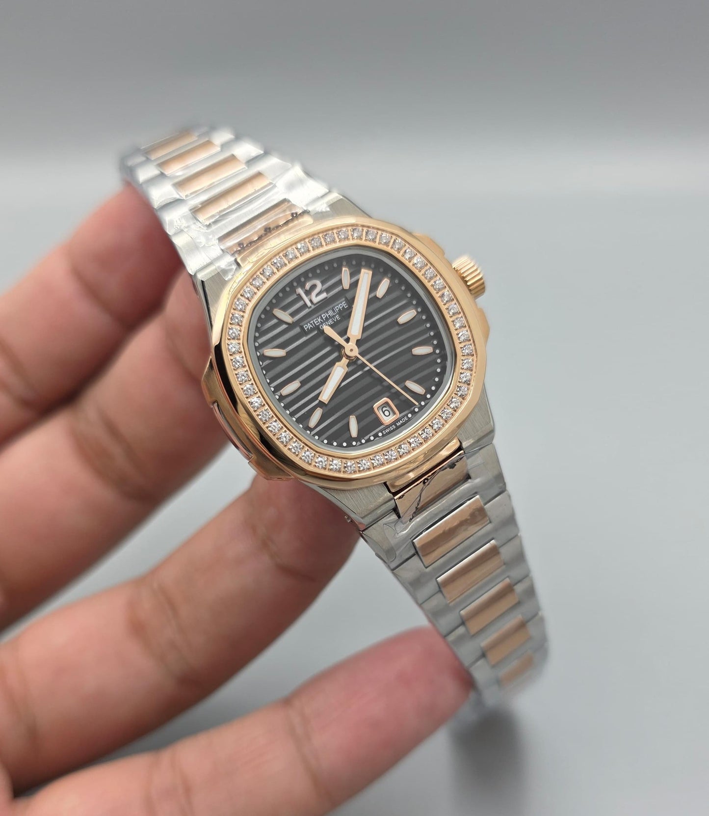 Luxury Ladies Watch – Silver & Rose Gold, Zarcoon Bezel, 32mm