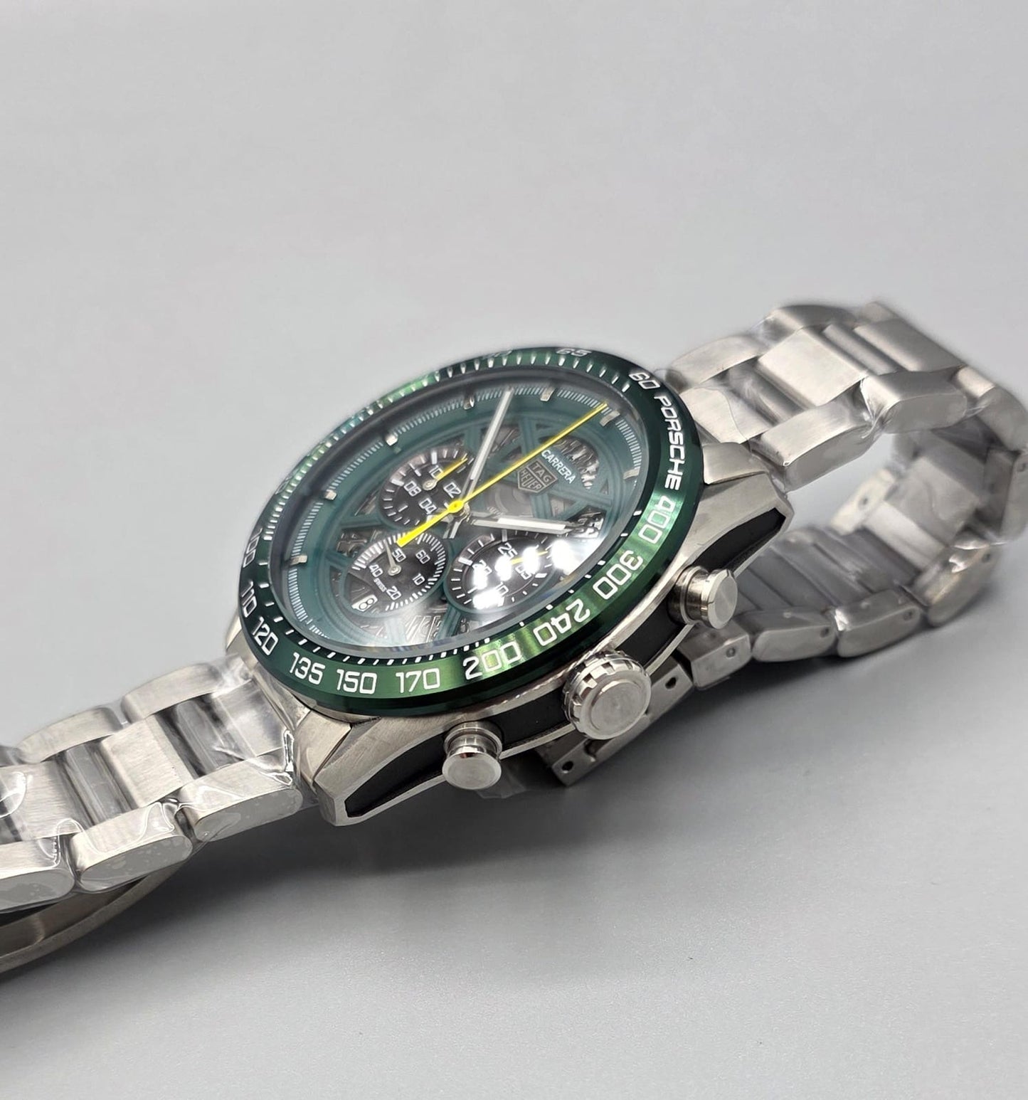 High Quality Luxury Branded Watch - Green Dail