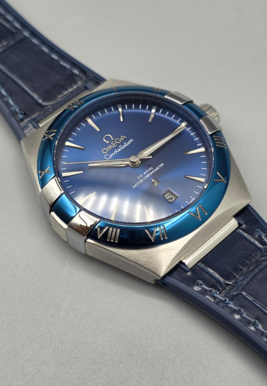 Luxury Blue Bezel Watch – Rubber Strap