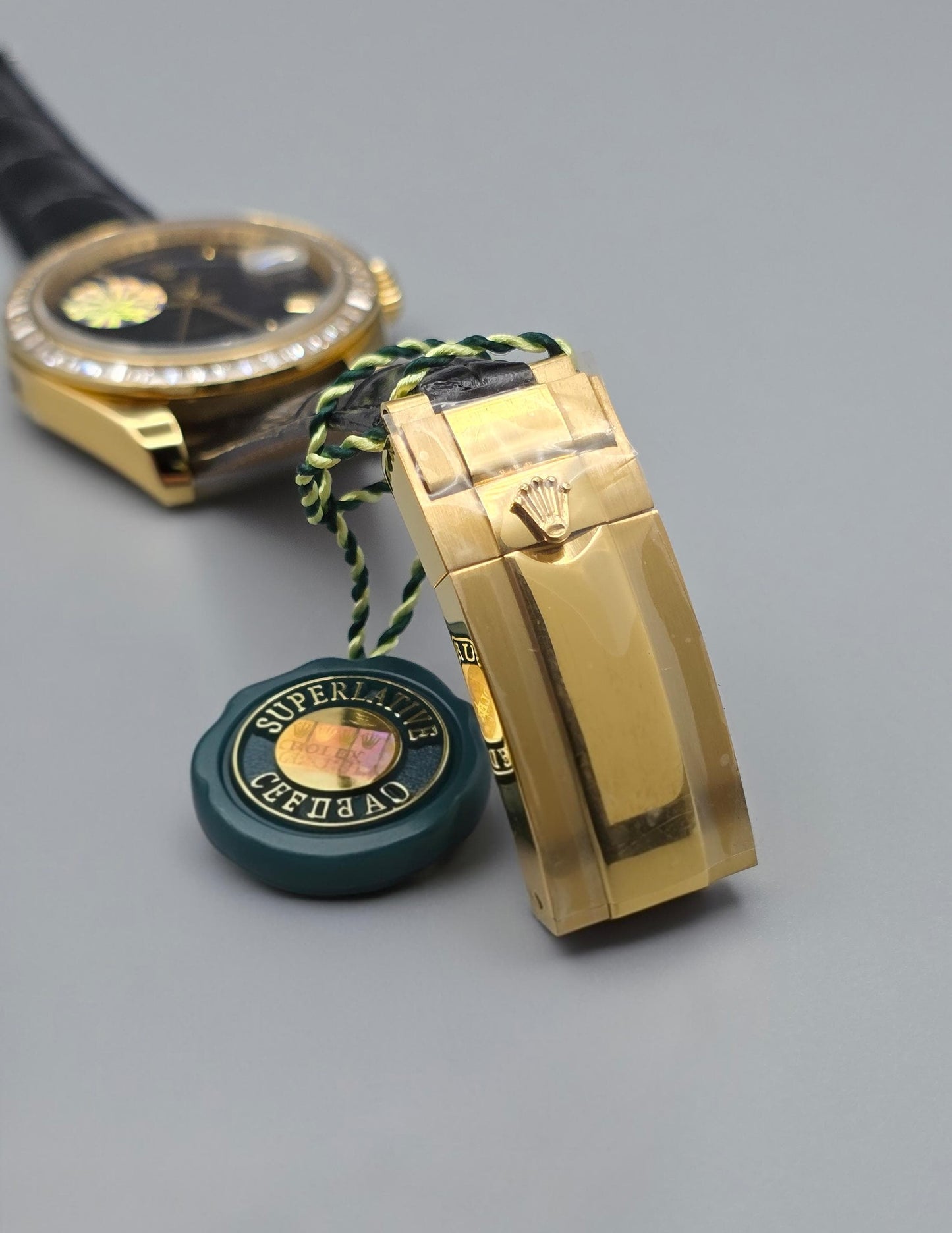 Luxury Yellow Gold Watch – Leather Strap, Zarcon Bezel, Day & Date