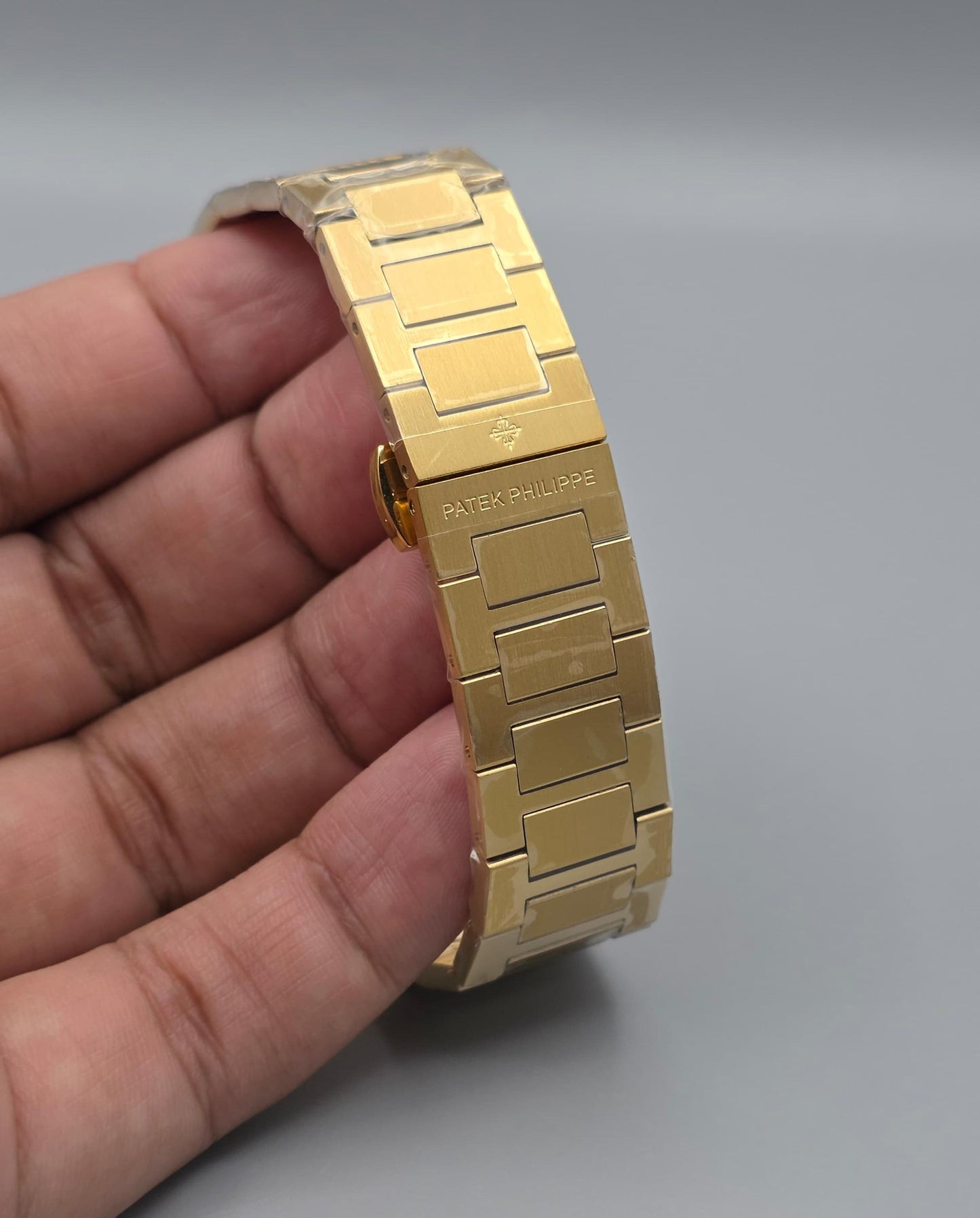 Elegant Gold-Tone Blue Dial Stainless Steel Watch