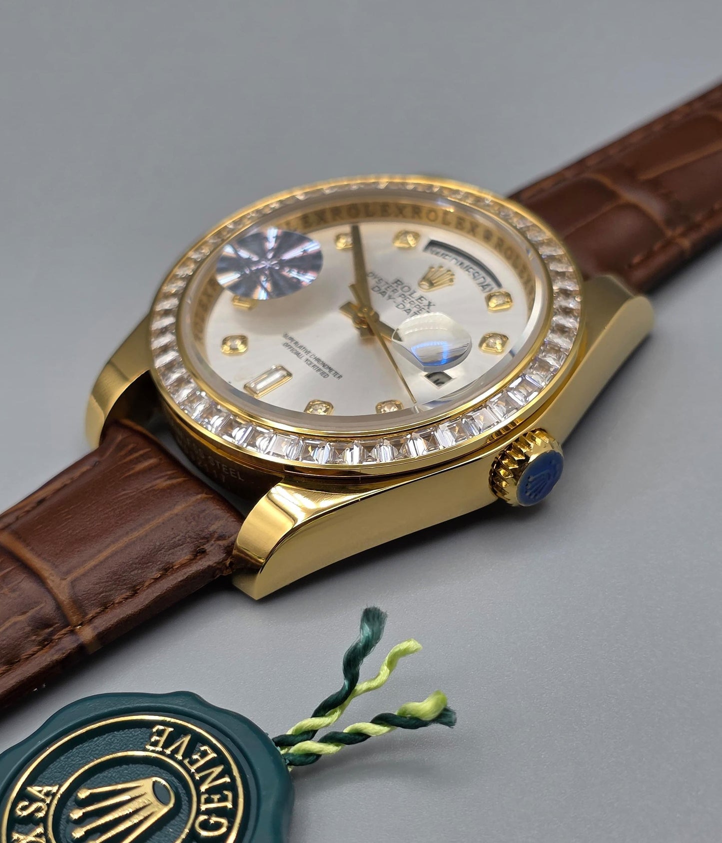 Luxury Yellow Gold Watch – Leather Strap, Zarcon Bezel, Day & Date