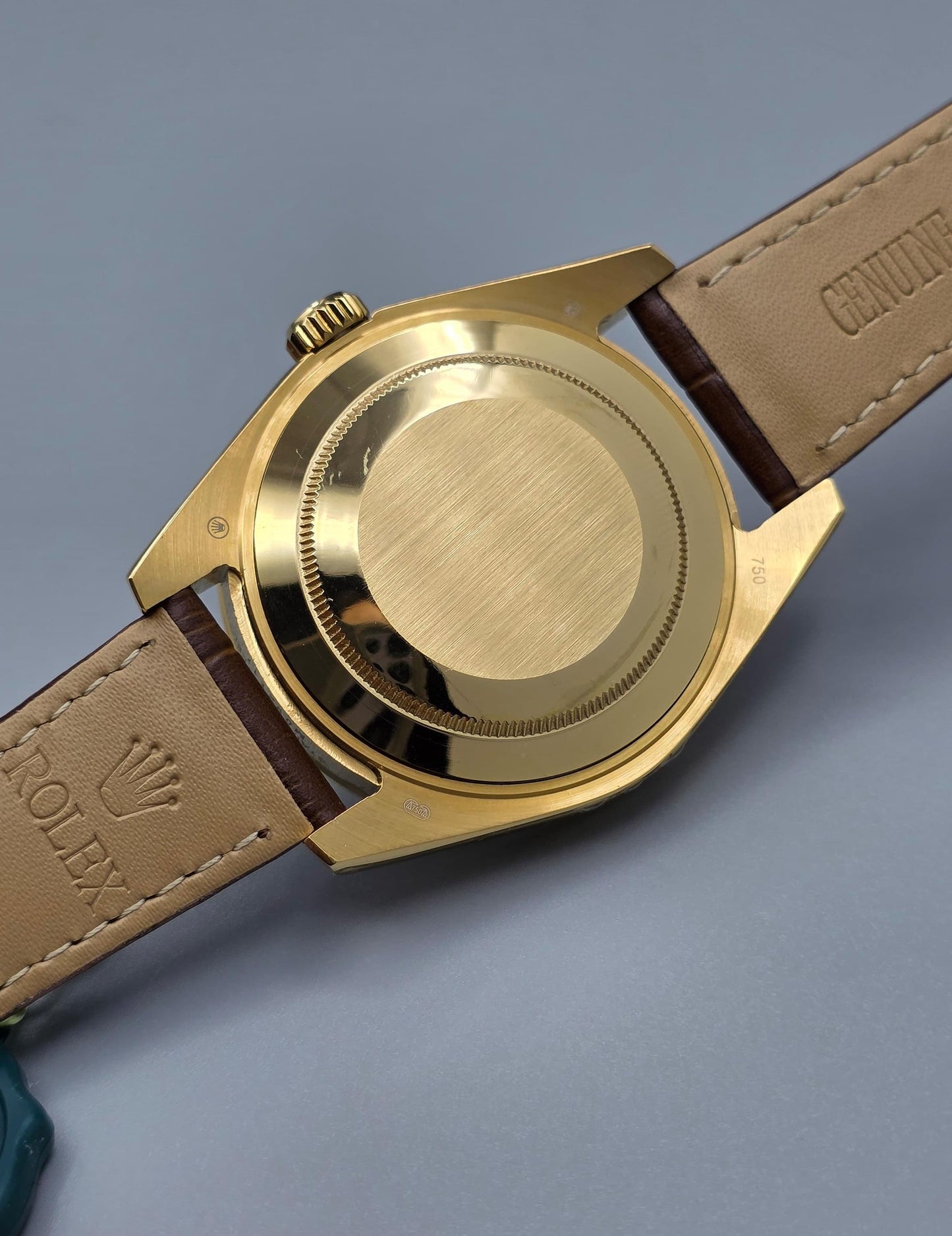 Luxury Yellow Gold Watch – Leather Strap, Zarcon Bezel, Day & Date