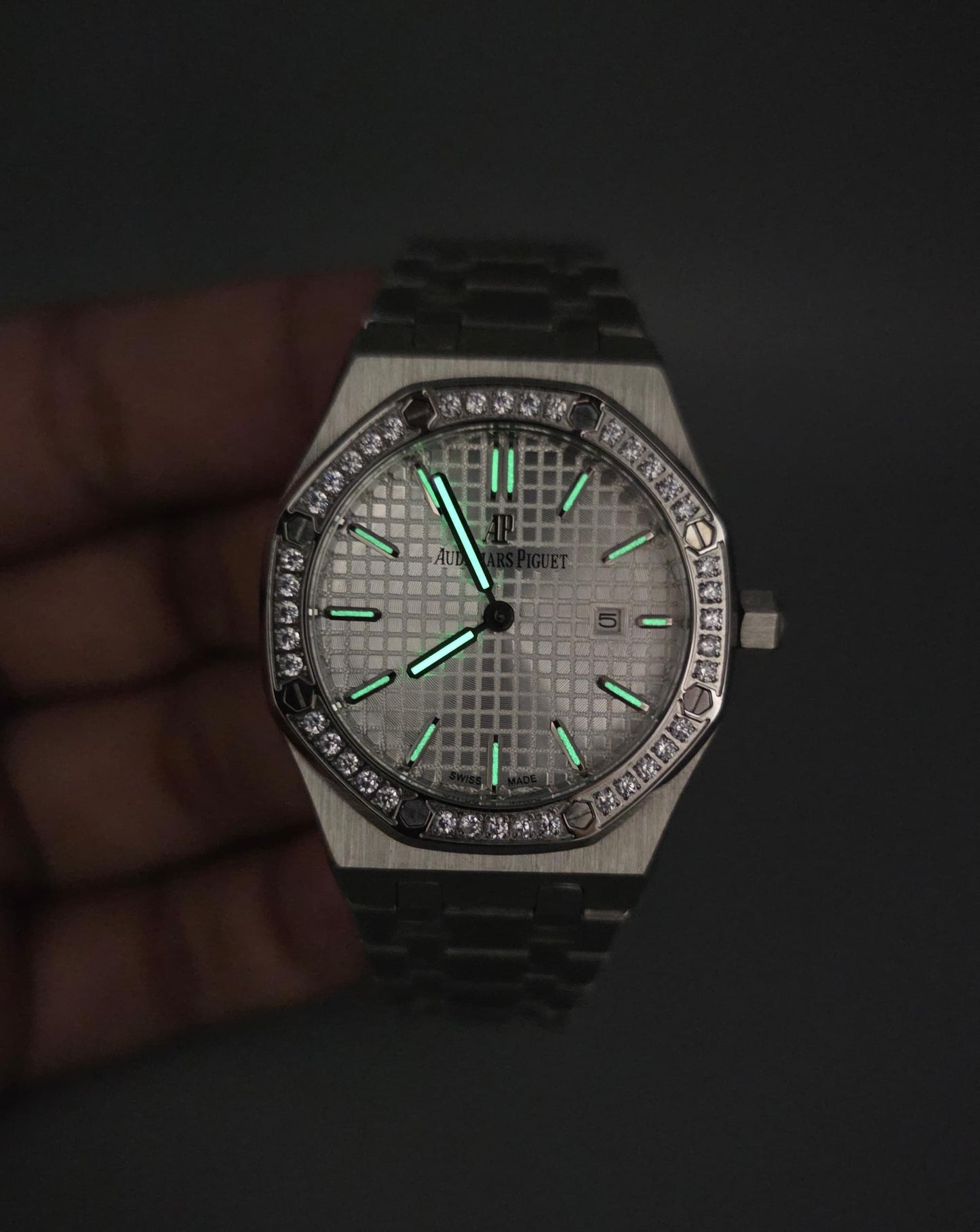 Luxury Ladies Watch – Stainless Steel, Zarcoon Bezel, Quartz Datejust, 34mm