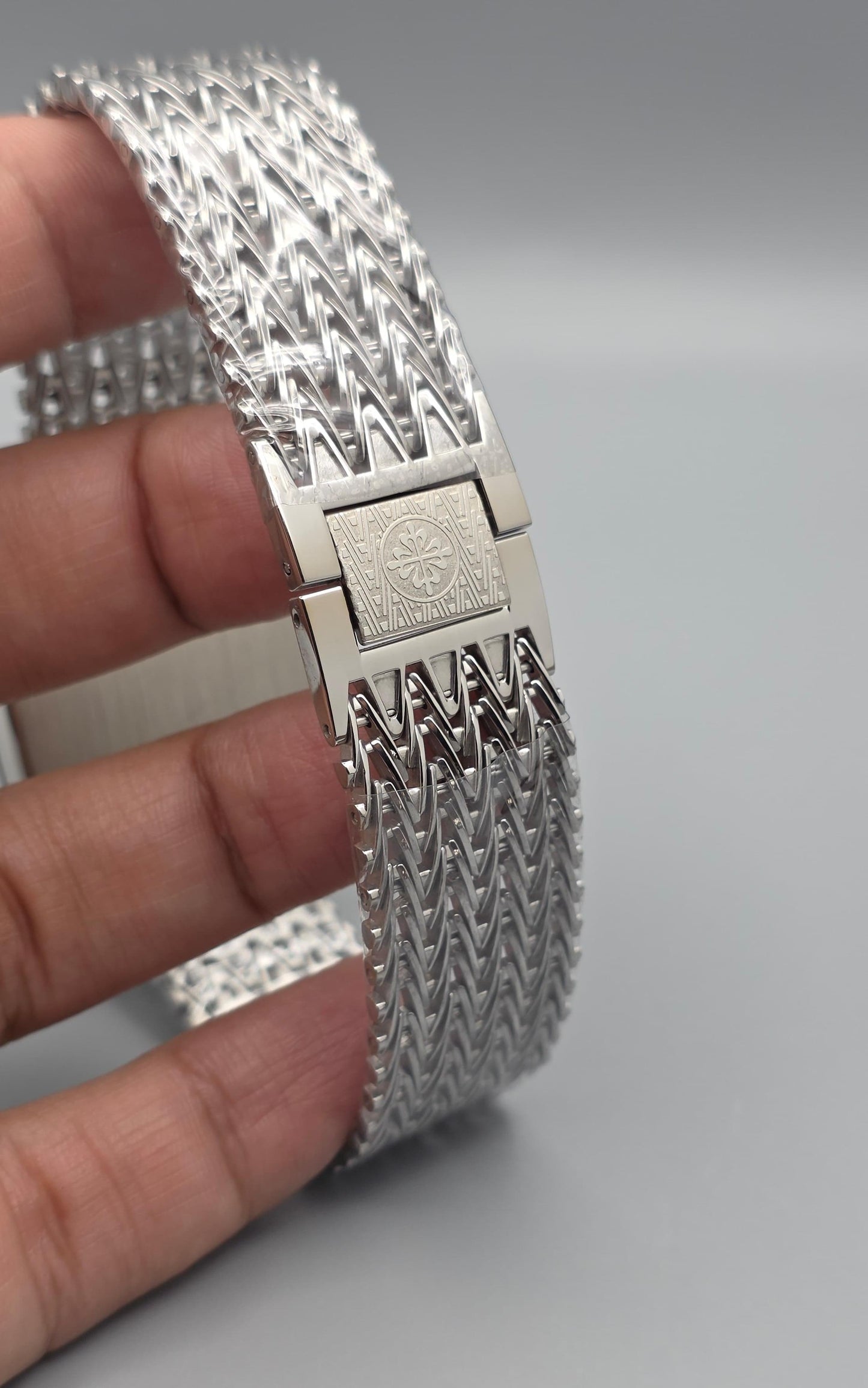 Luxury Dress Watch – Golden Ellipse Silver Black Dial Edition