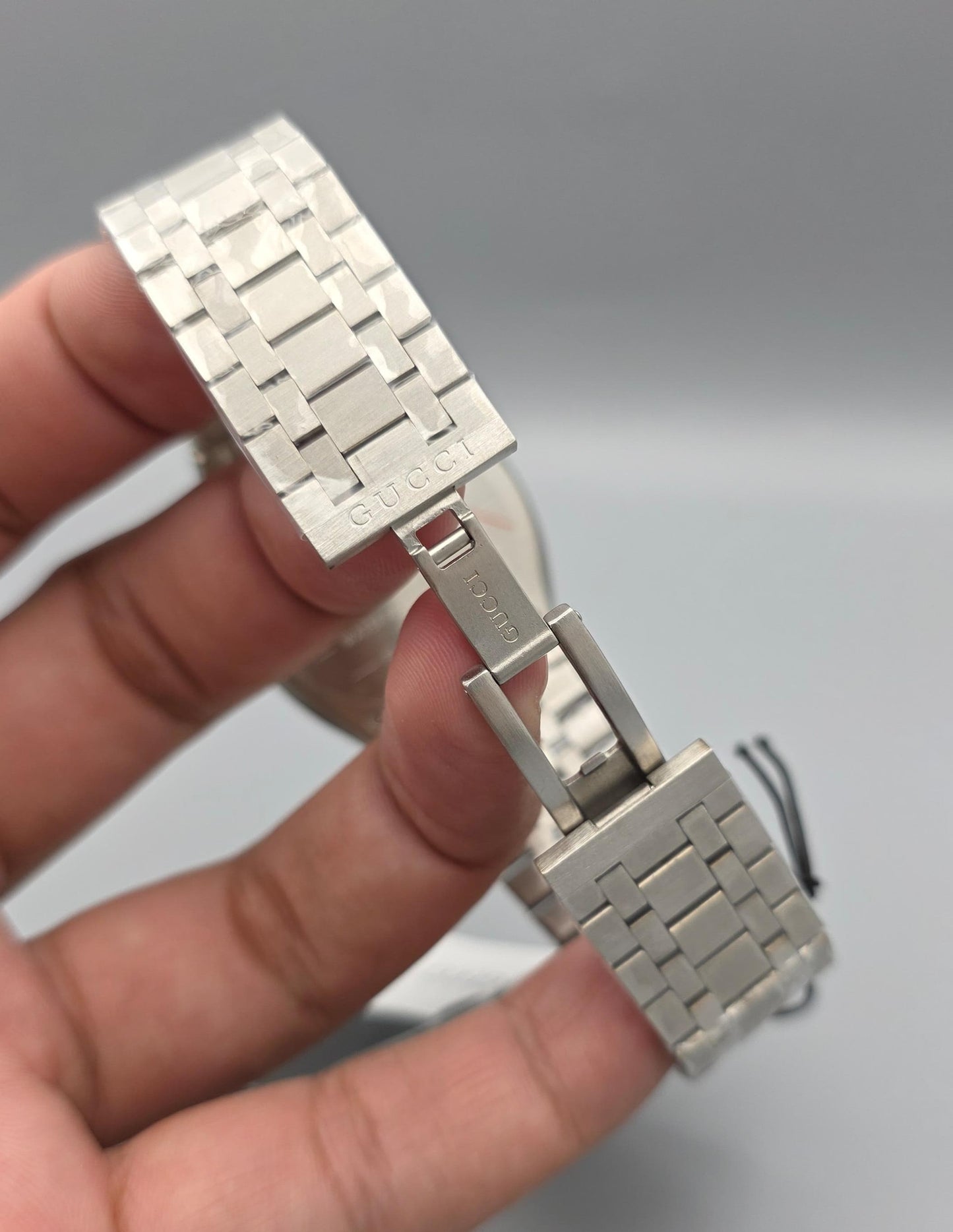 Luxury Ultra Slim Watch – Silver with Black Dial