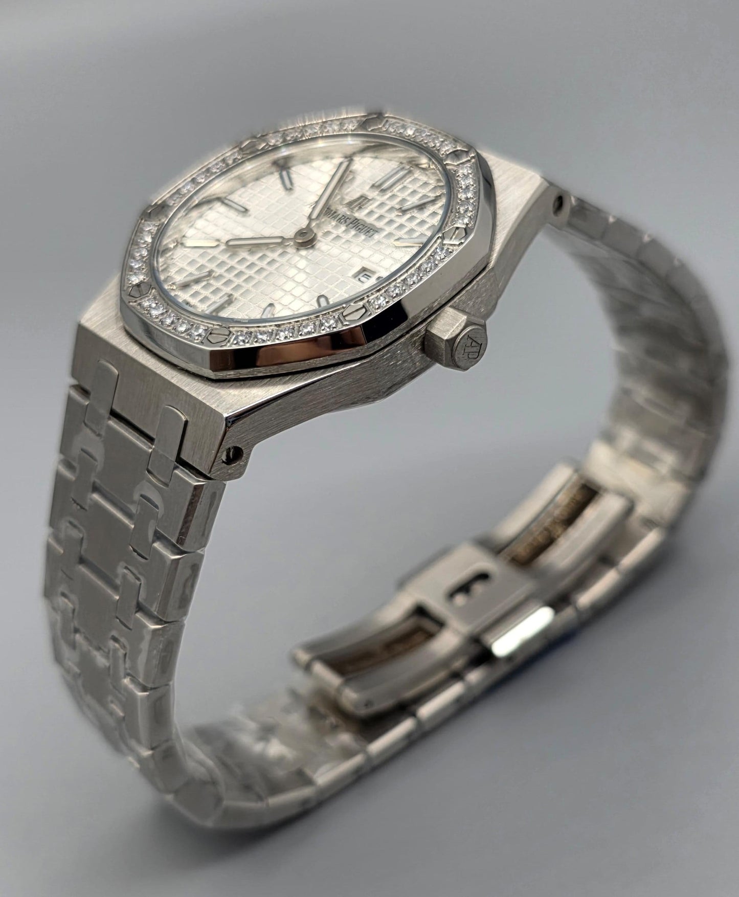 Luxury Ladies Watch – Stainless Steel, Zarcoon Bezel, Quartz Datejust, 34mm