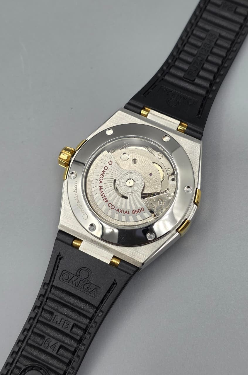 Luxury Silver & Gold Watch – Black Bezel, Rubber Strap
