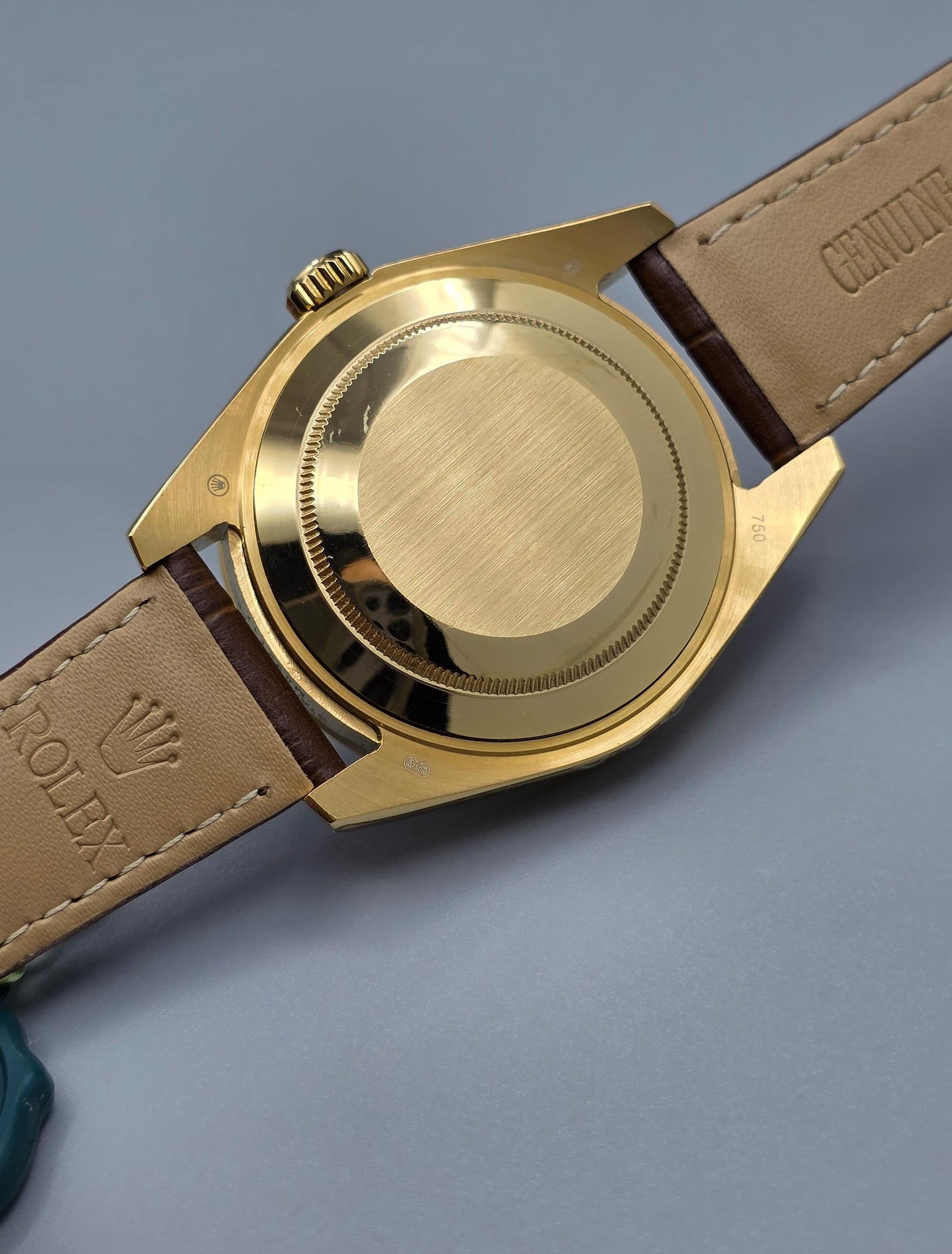 Luxury Yellow Gold Watch – Leather Strap, Zarcon Bezel, Day & Date