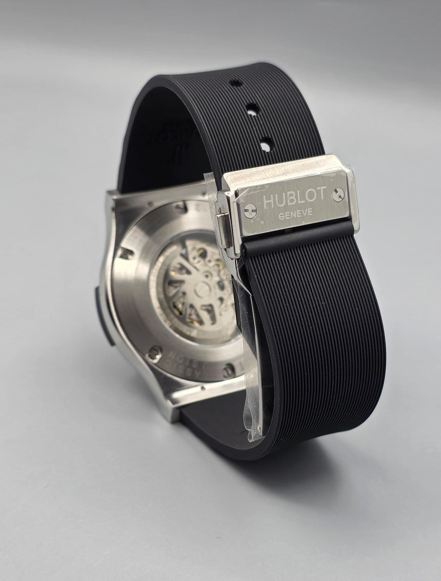 Luxury Skeleton Diamond Watch – Black Rubber Edition