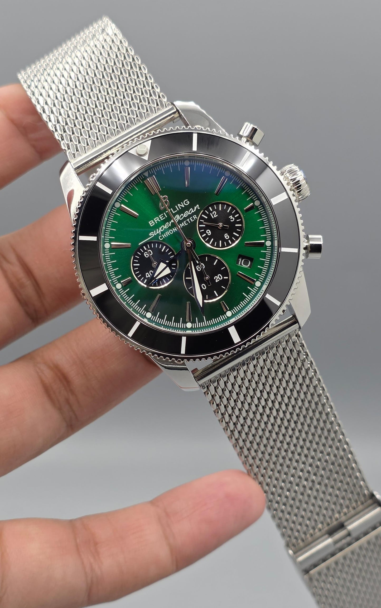 High Quality Luxury Branded Watch - Silver & Green