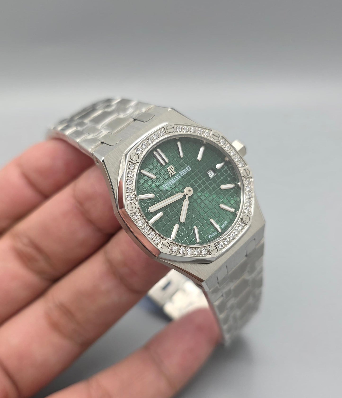 Luxury Ladies Watch – Stainless Steel, Zarcoon Bezel, Quartz Datejust, 34mm