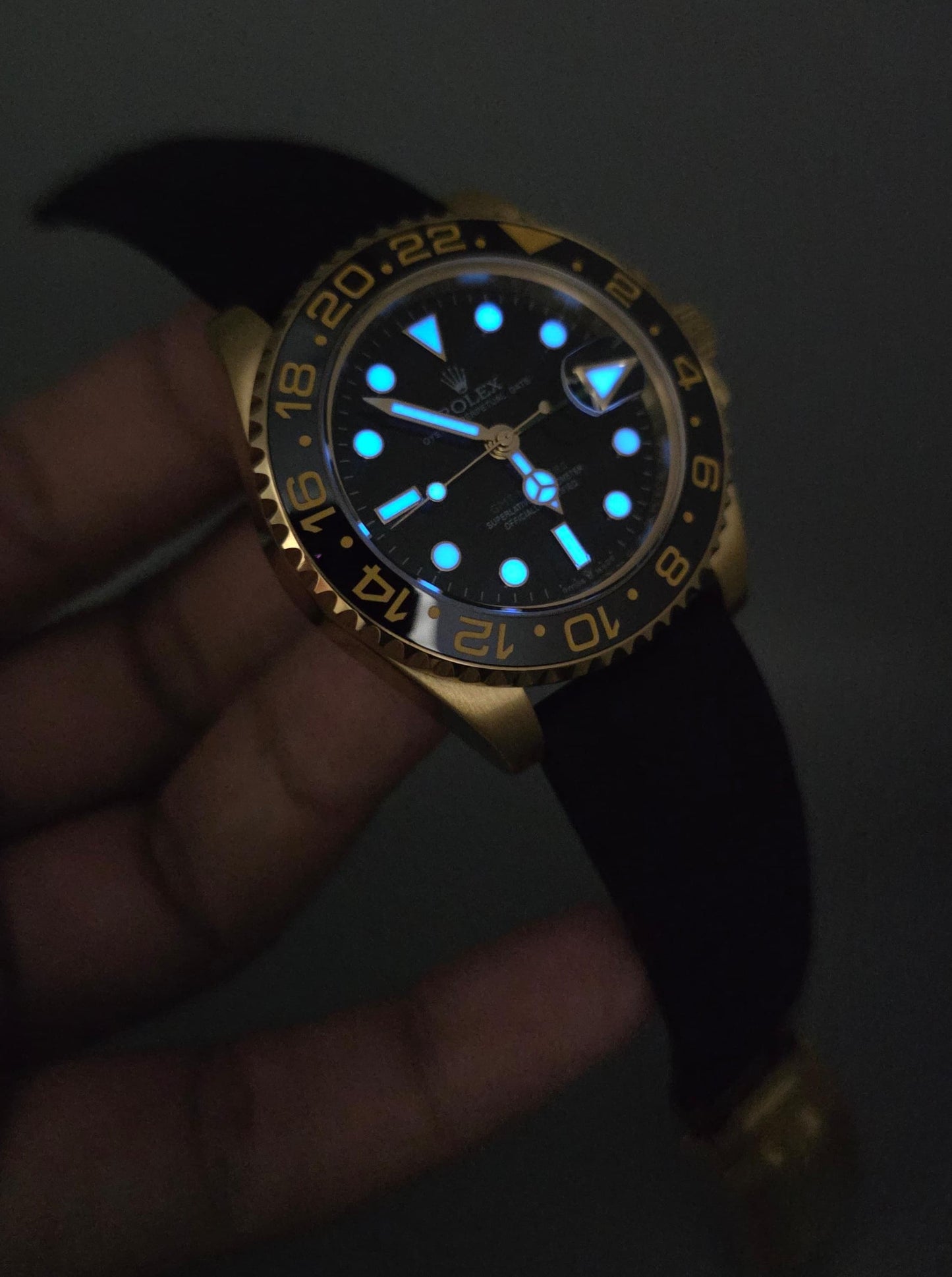 Luxury Gold GMT Watch-Black Rubber Strap