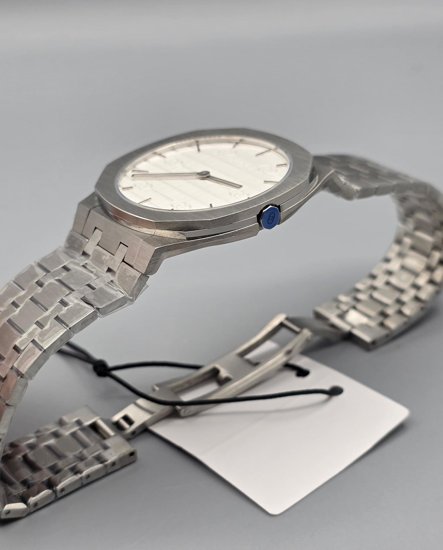 Luxury Ultra Slim Watch – Silver with White Dial