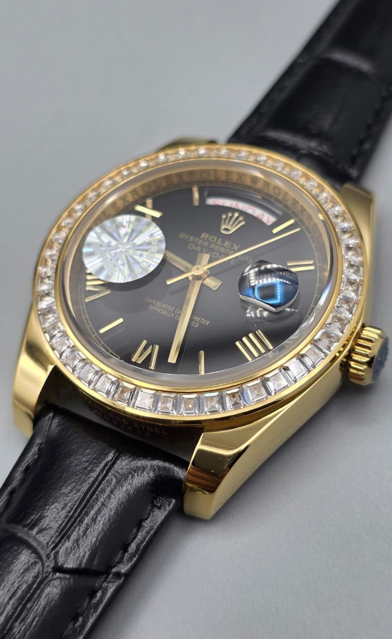 Luxury Yellow Gold Watch – Leather Strap, Zarcon Bezel, Day & Date