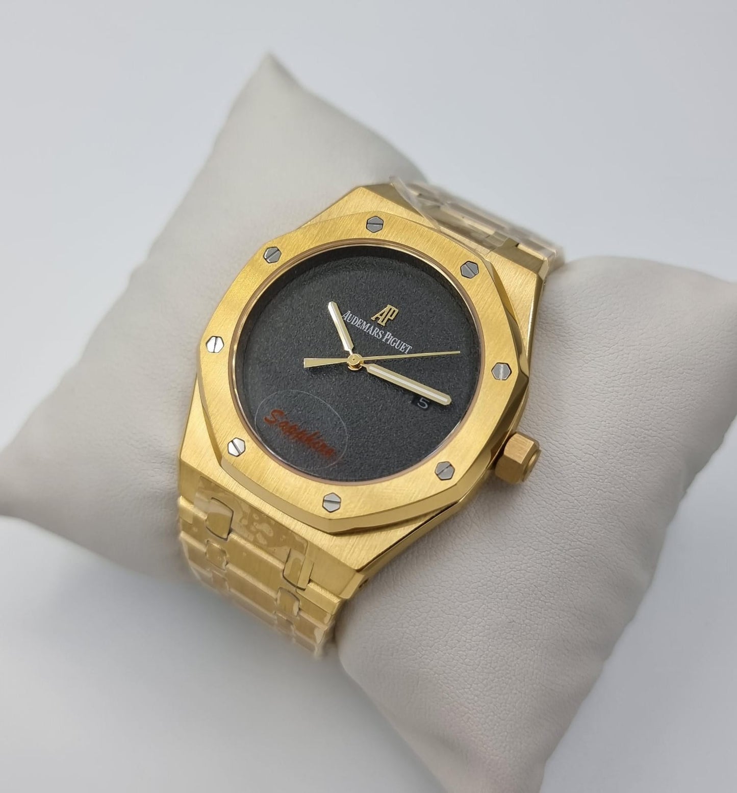 High Quality Luxury Branded Watch - Gold