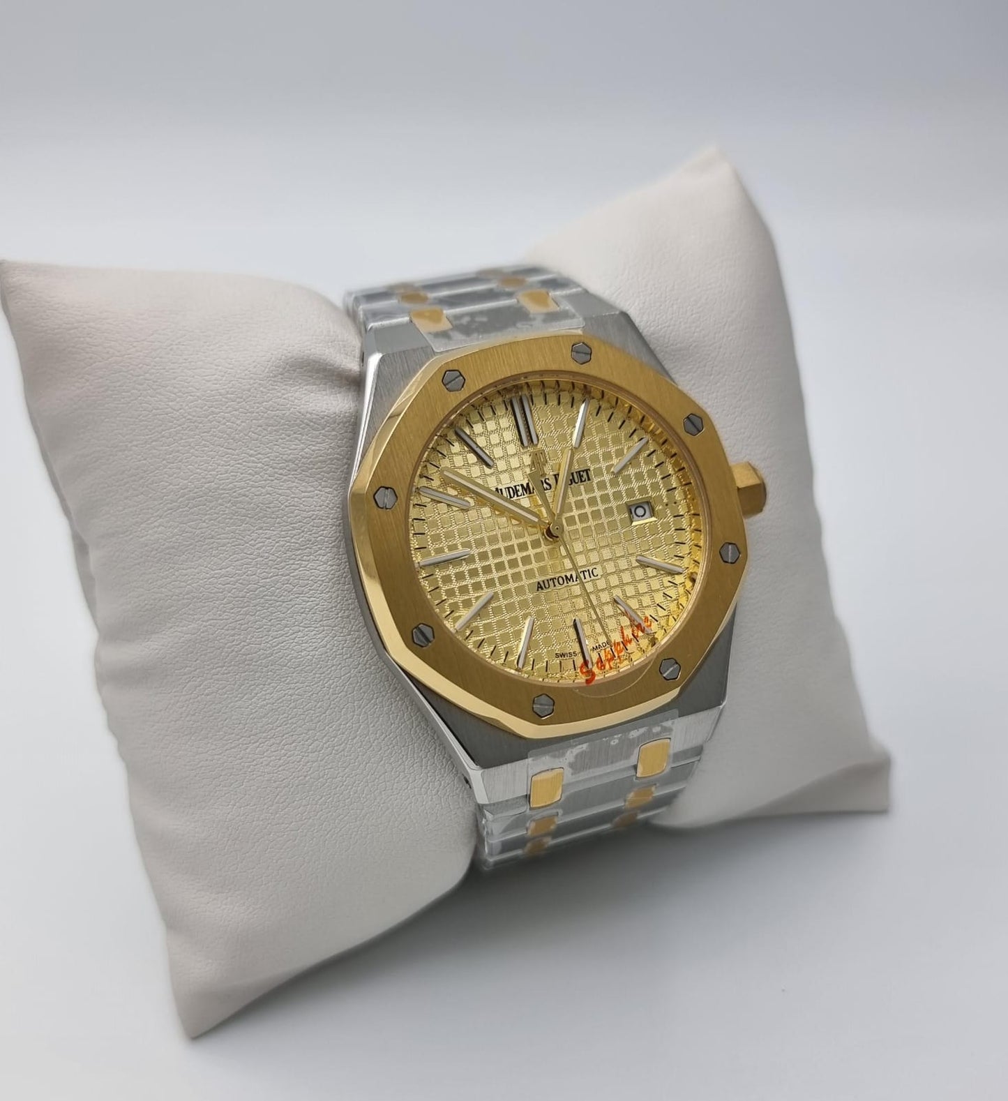 High Quality Luxury Branded Watch - Gold & Silver