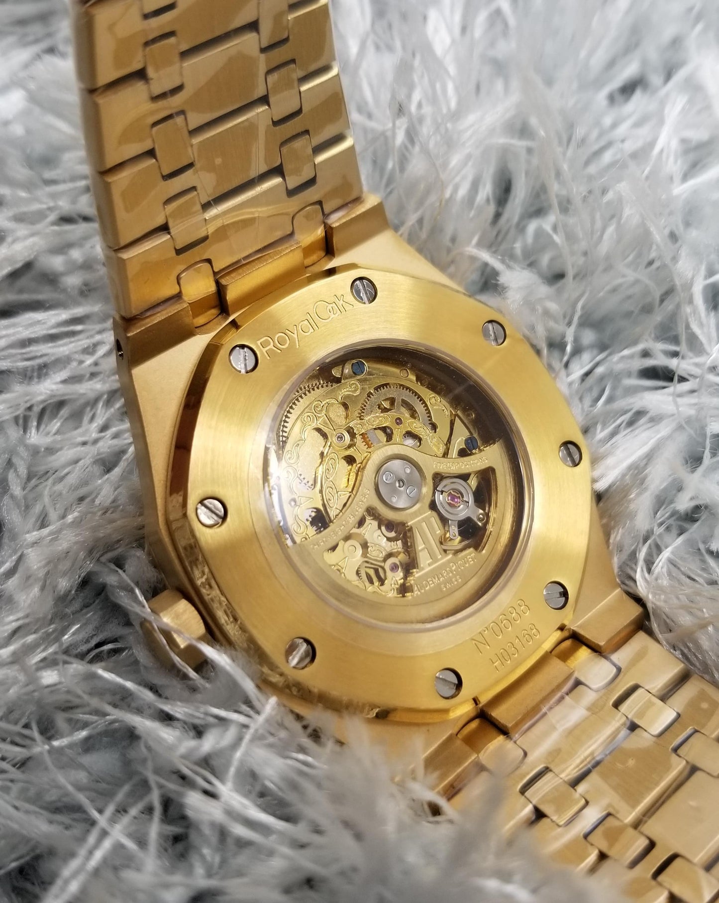 High Quality Luxury Branded Watch - Gold
