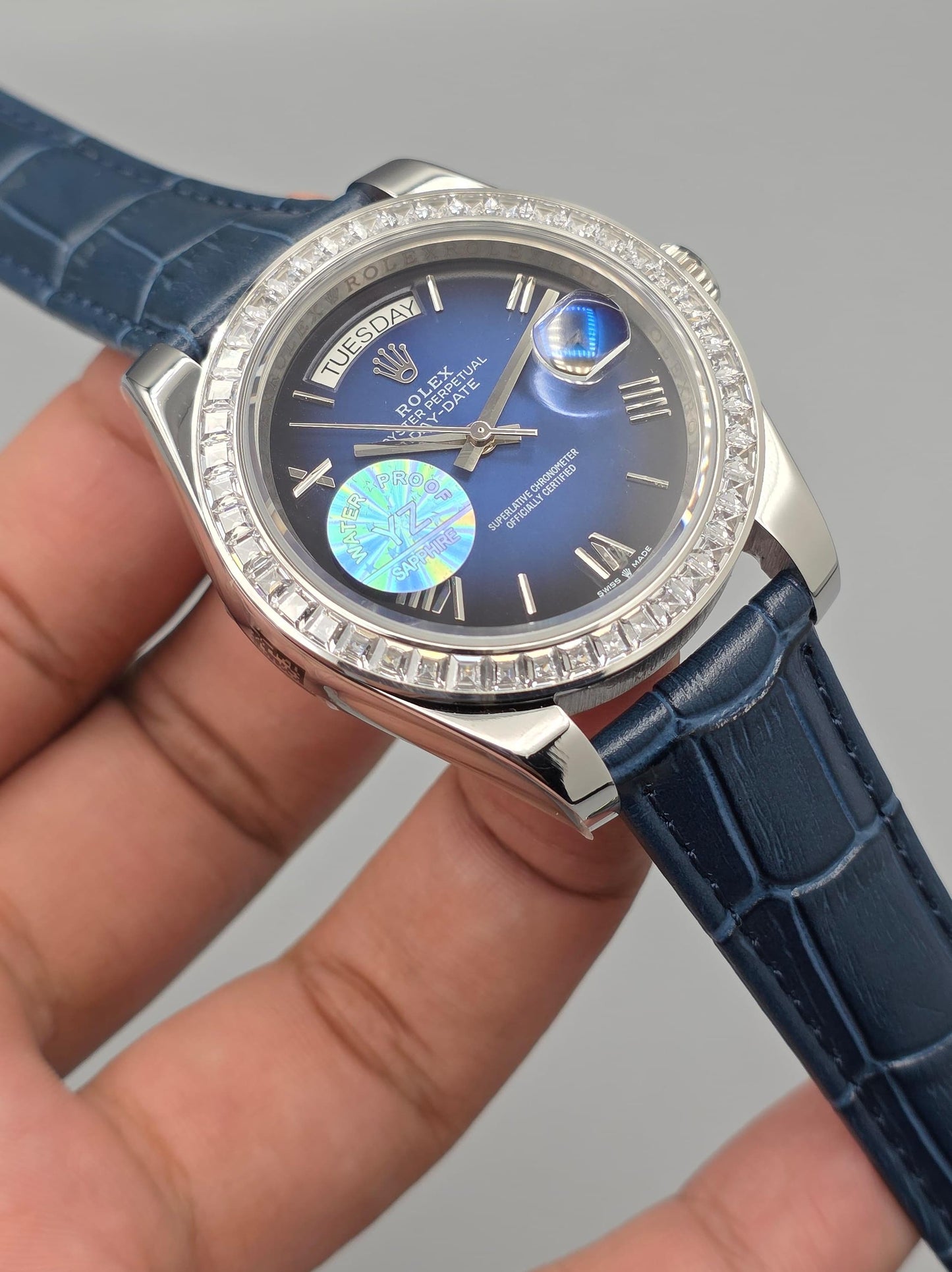 Luxury Leather Strap Watch – Zarcon Bezel, Day & Date