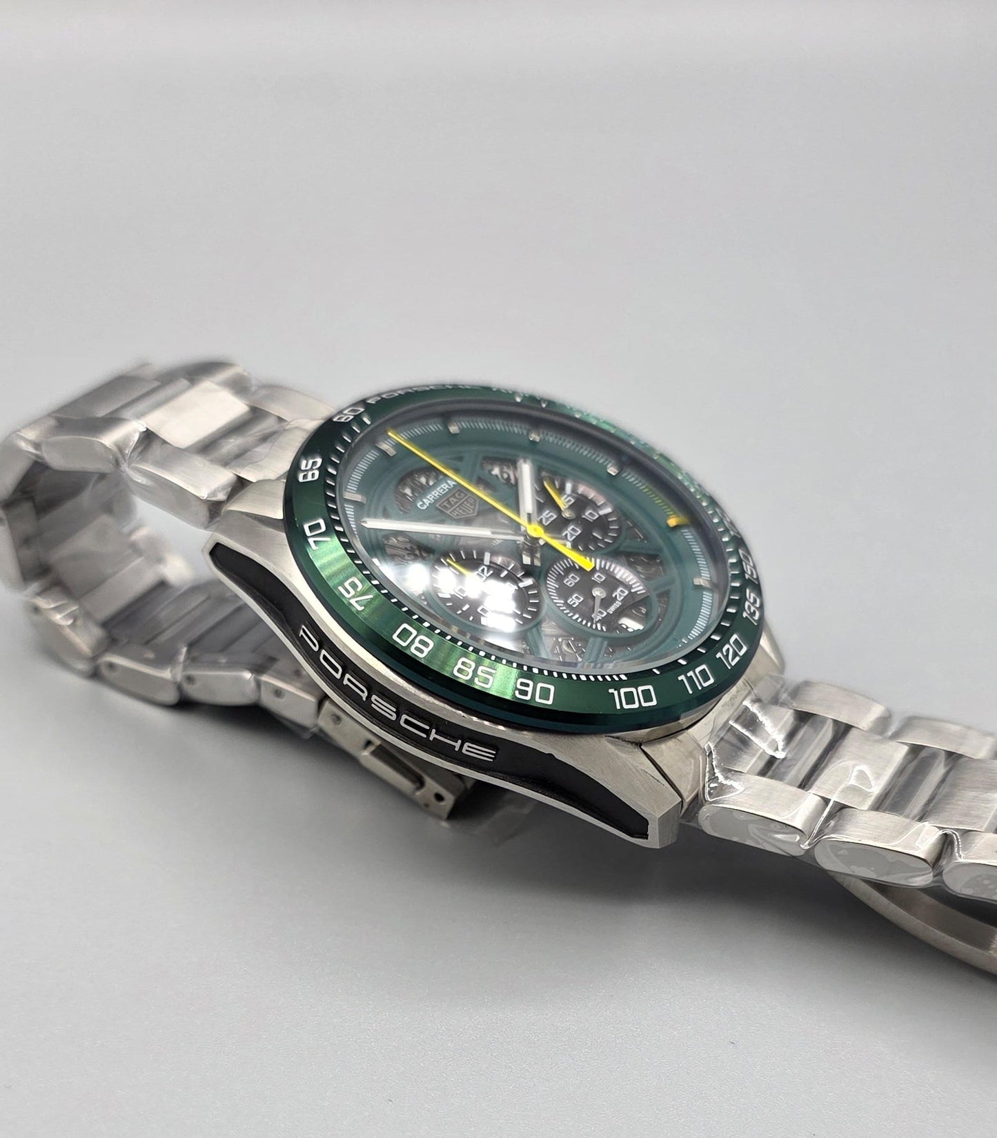 High Quality Luxury Branded Watch - Green Dail