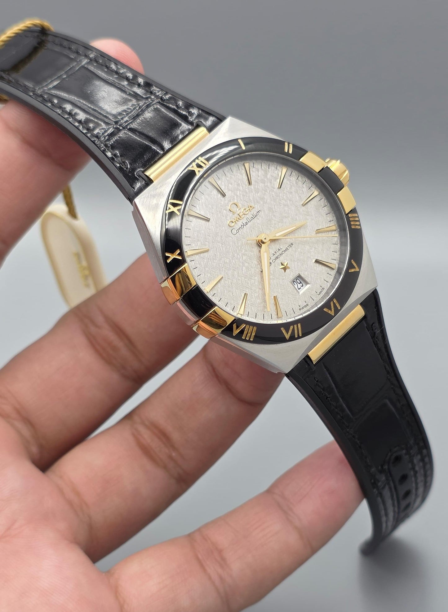 Luxury Silver & Gold Watch – Black Bezel, Rubber Strap