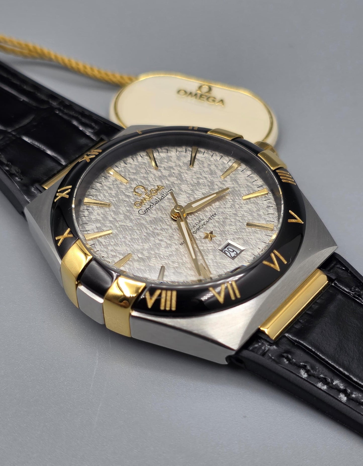Luxury Silver & Gold Watch – Black Bezel, Rubber Strap