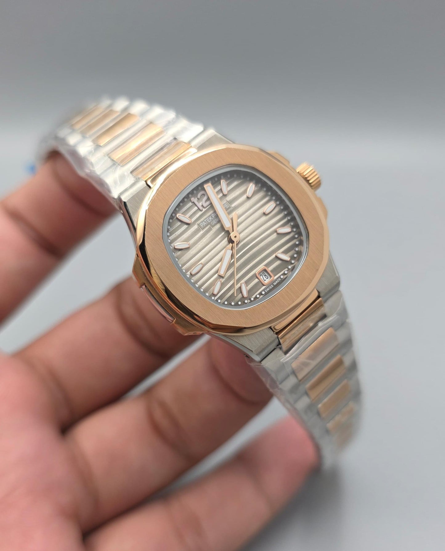 Luxury Ladies Watch – Silver & Rose Gold, 32mm