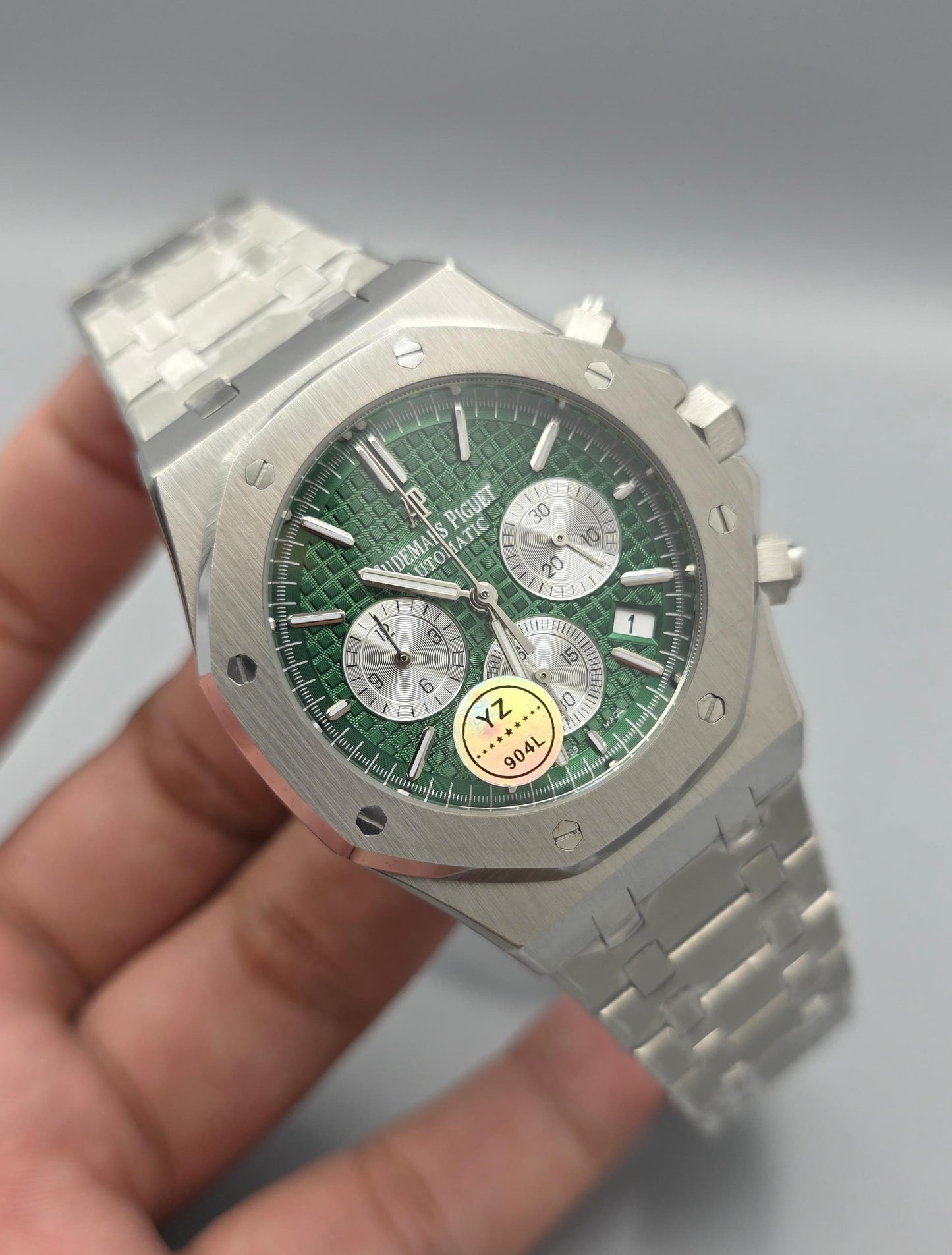 Luxury Men’s Chronograph Watch – Green Dial
