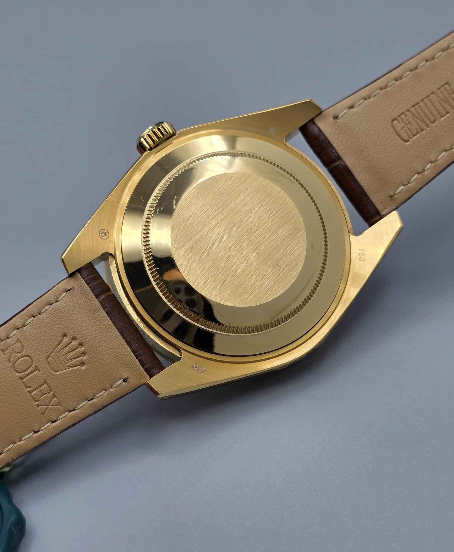 Luxury Yellow Gold Watch – Leather Strap, Zarcon Bezel, Day & Date