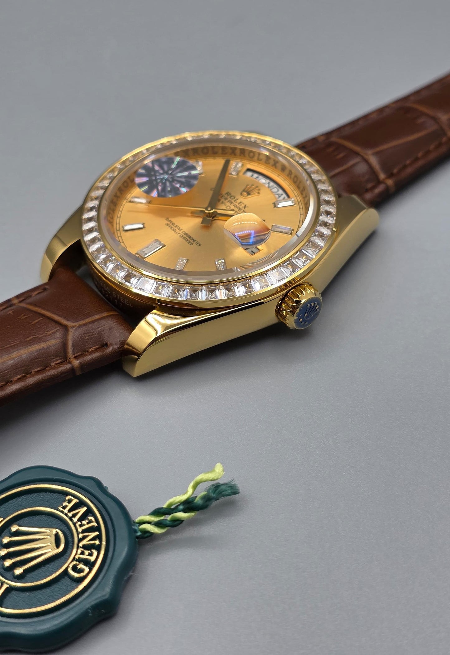 Luxury Yellow Gold Watch – Leather Strap, Zarcon Bezel, Day & Date