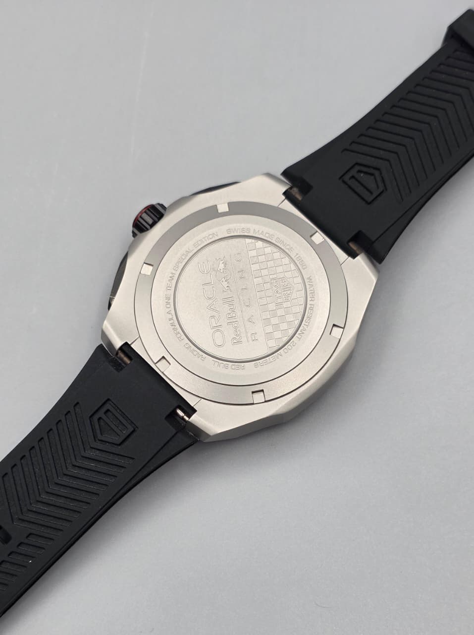 Luxury Sport Chronograph Watch – Black & Red Edition
