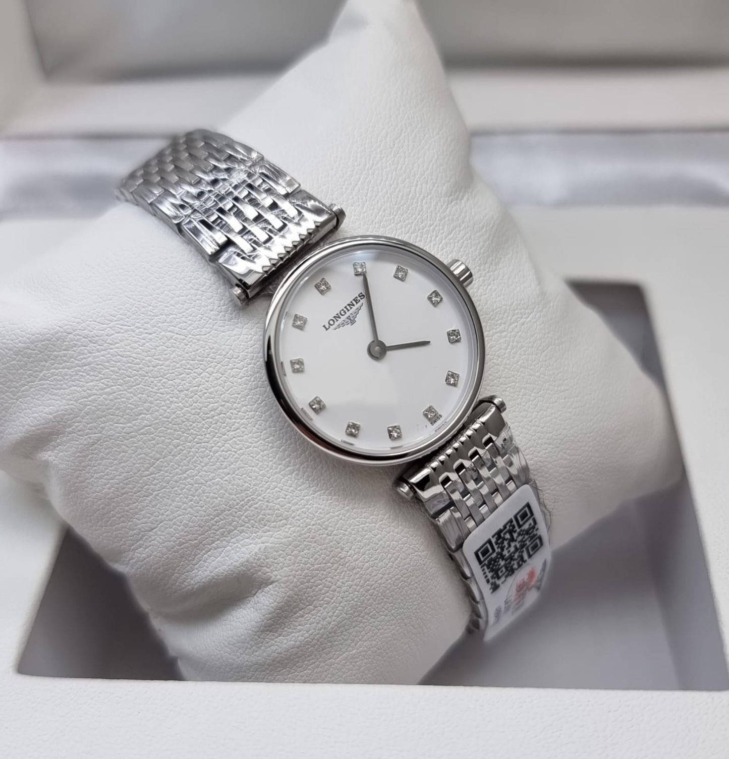 High Quality Luxury Branded Watch - Silver