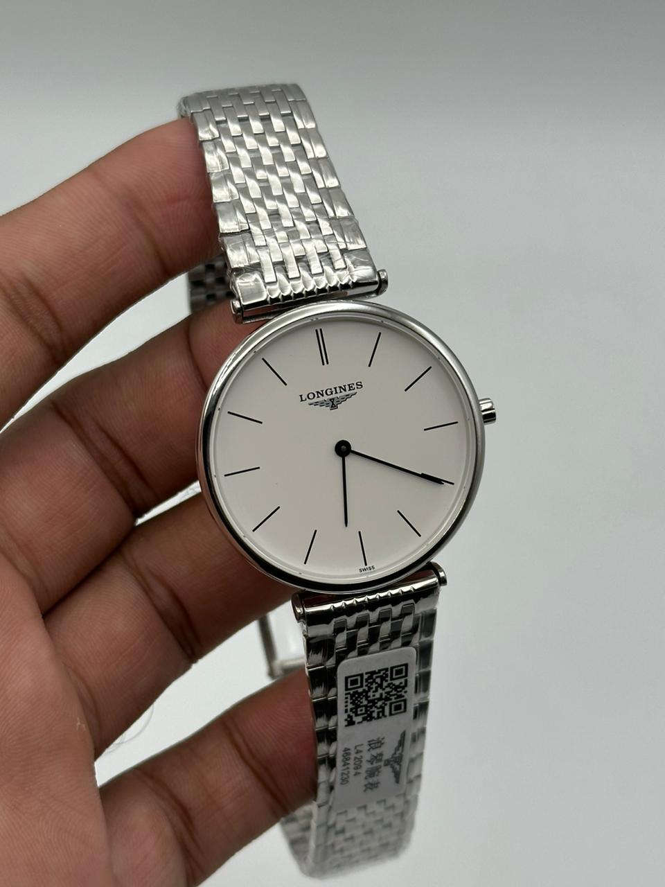 High Quality Luxury Branded Watch - Silver