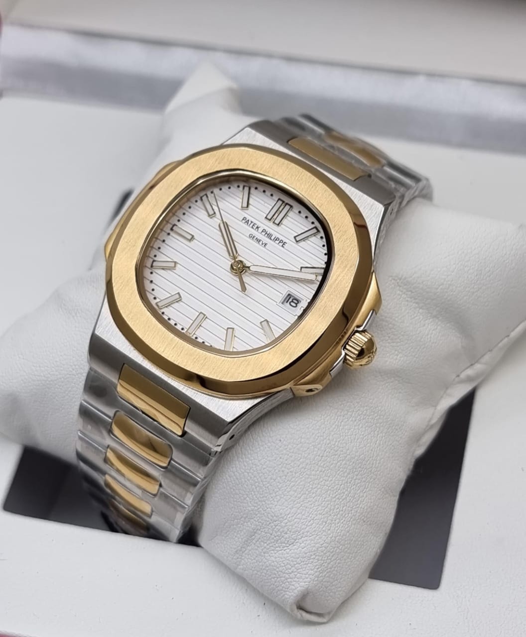 High Quality Luxury Branded Watch - Gold & Silver