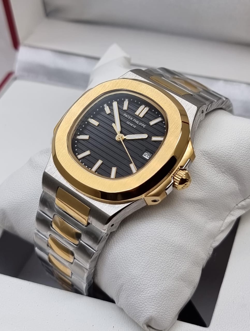 High Quality Luxury Branded Watch - Gold & Silver