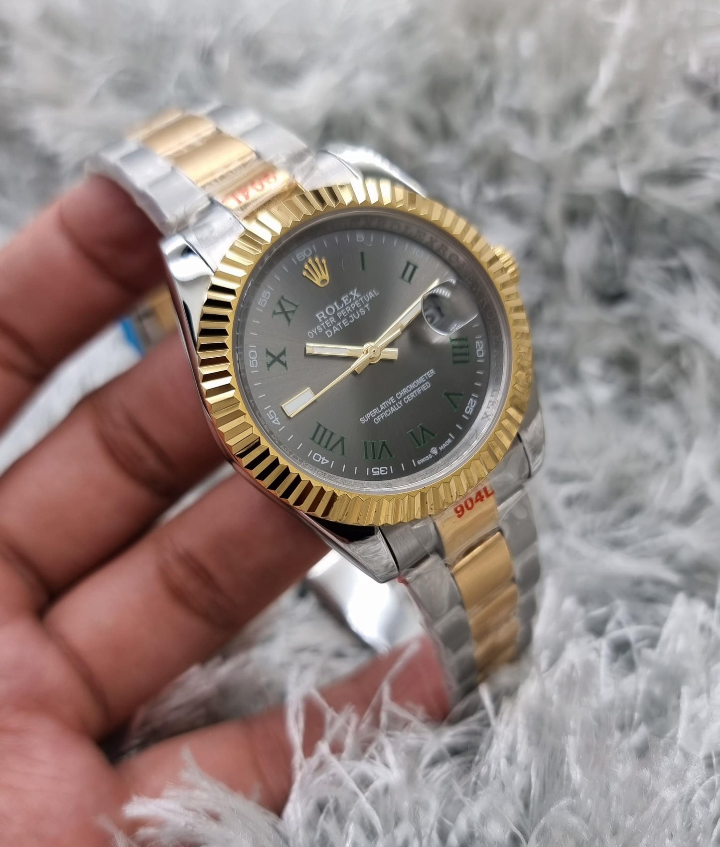 High Quality Luxury Branded Watch - Gold & Silver