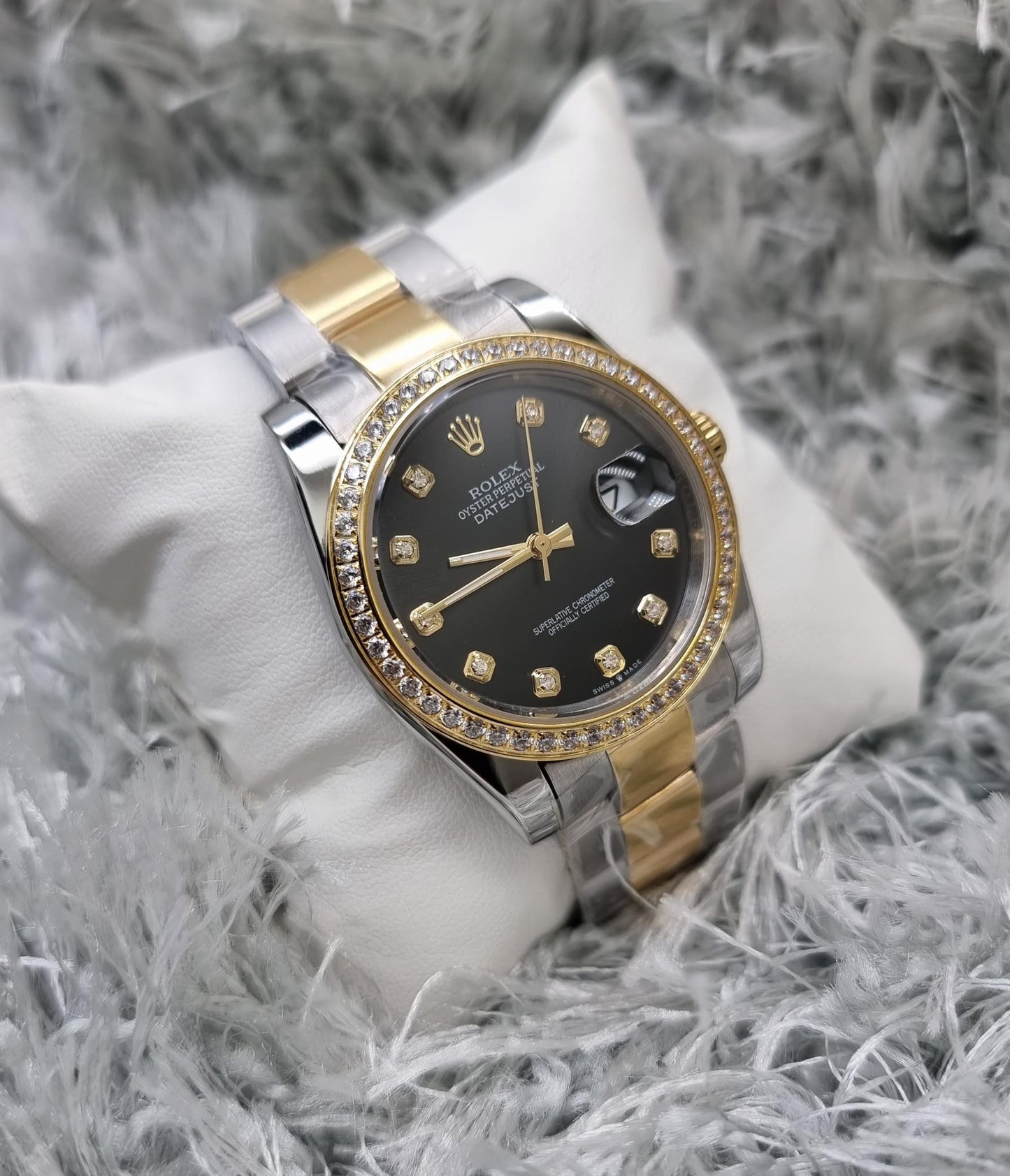 High Quality Luxury Branded Watch - Gold & Silver