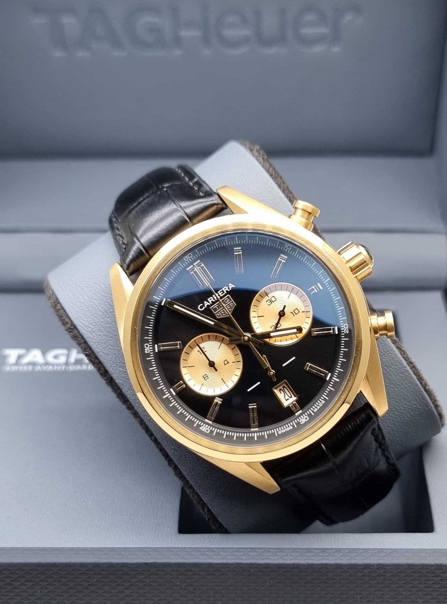 High Quality Luxury Branded Watch - Gold