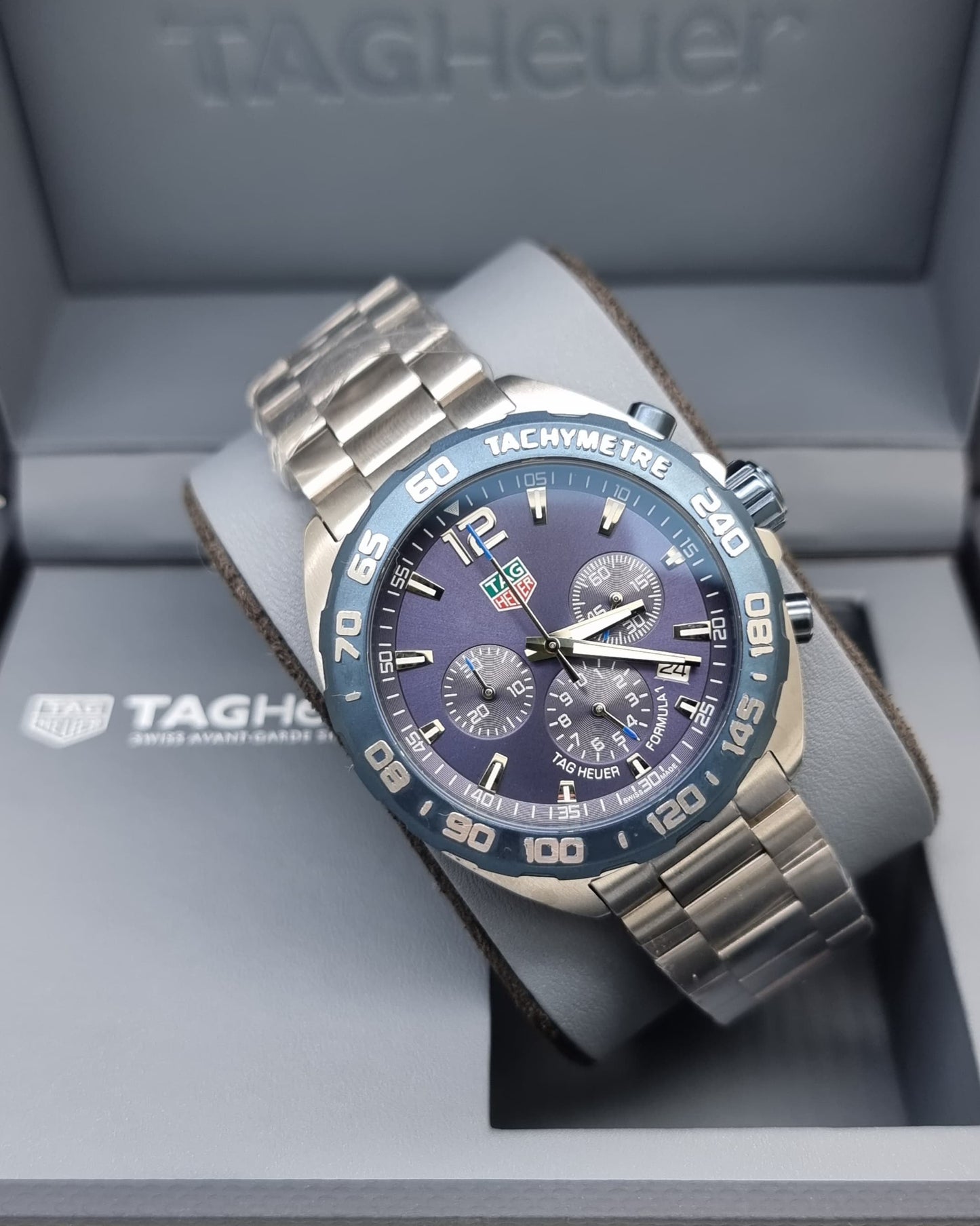 High Quality Luxury Branded Watch - Silver