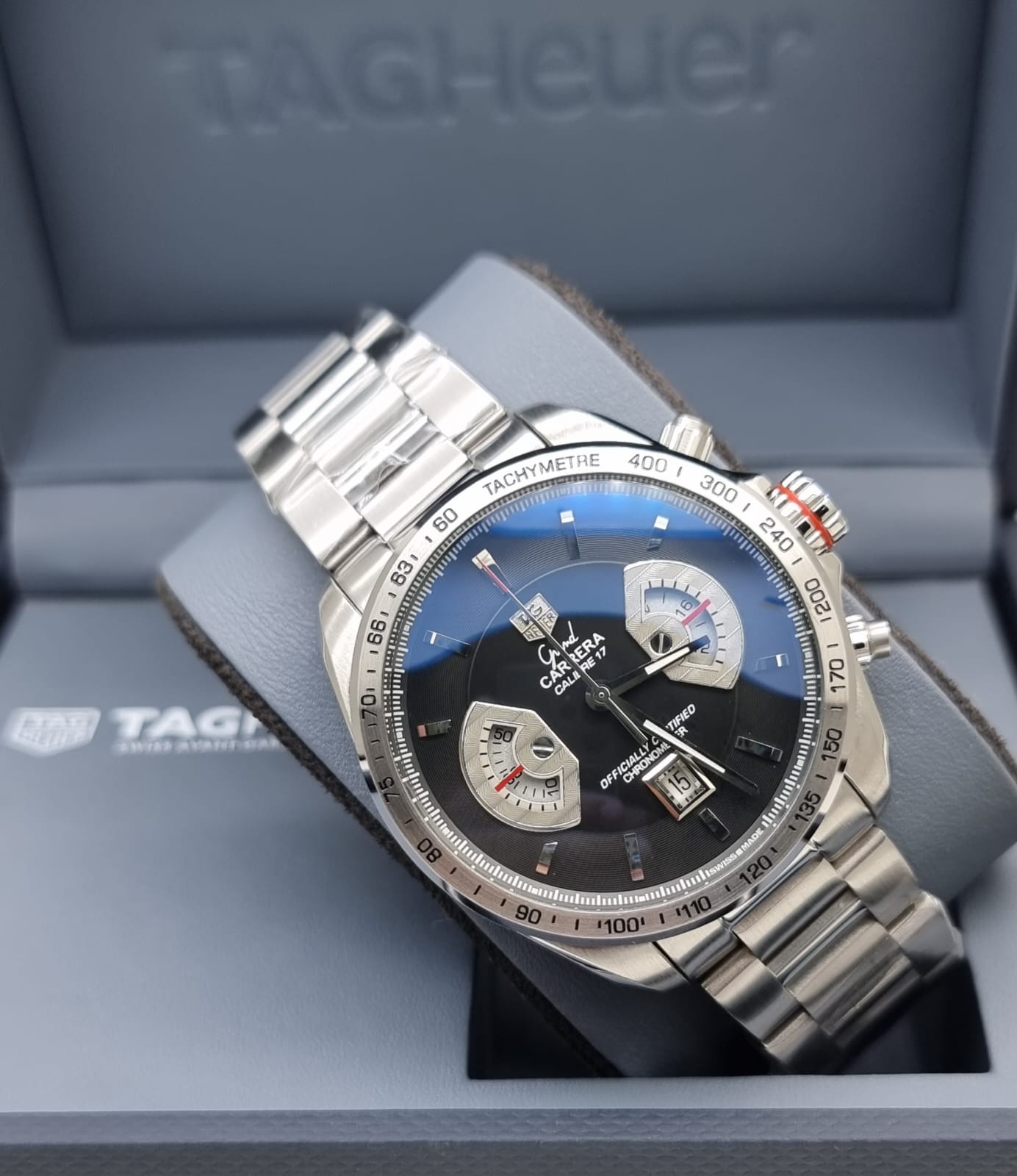 High Quality Luxury Branded Watch - Silver