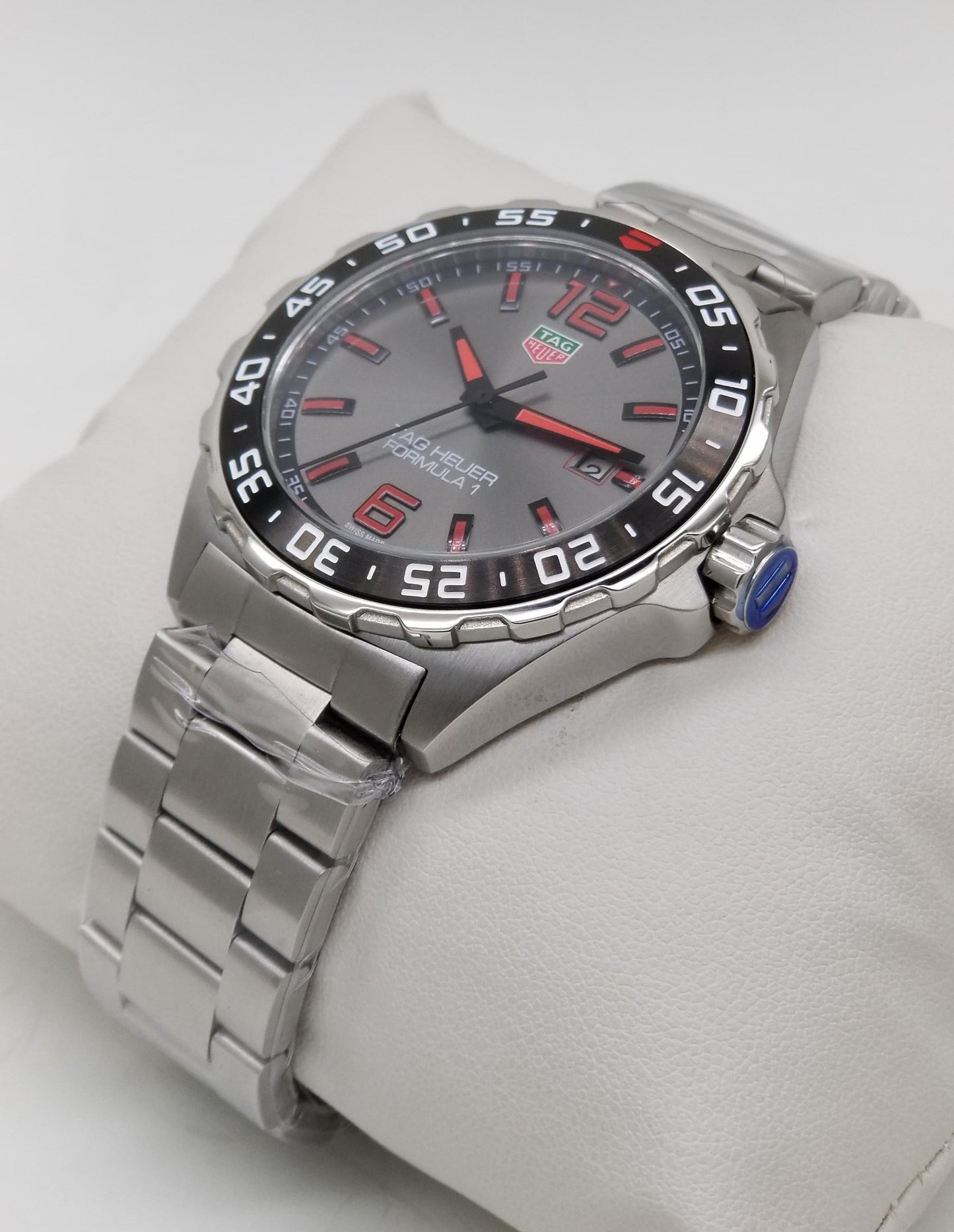 High Quality Luxury Branded Watch - Silver
