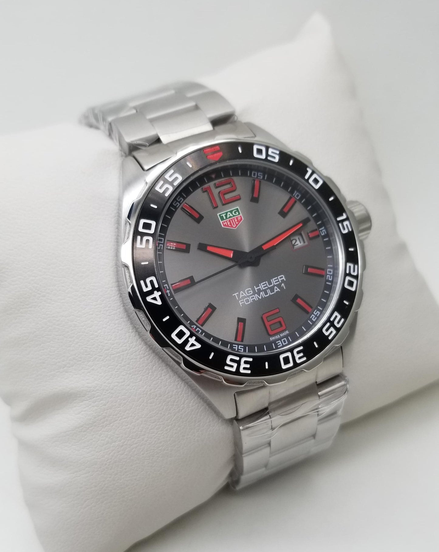 High Quality Luxury Branded Watch - Silver