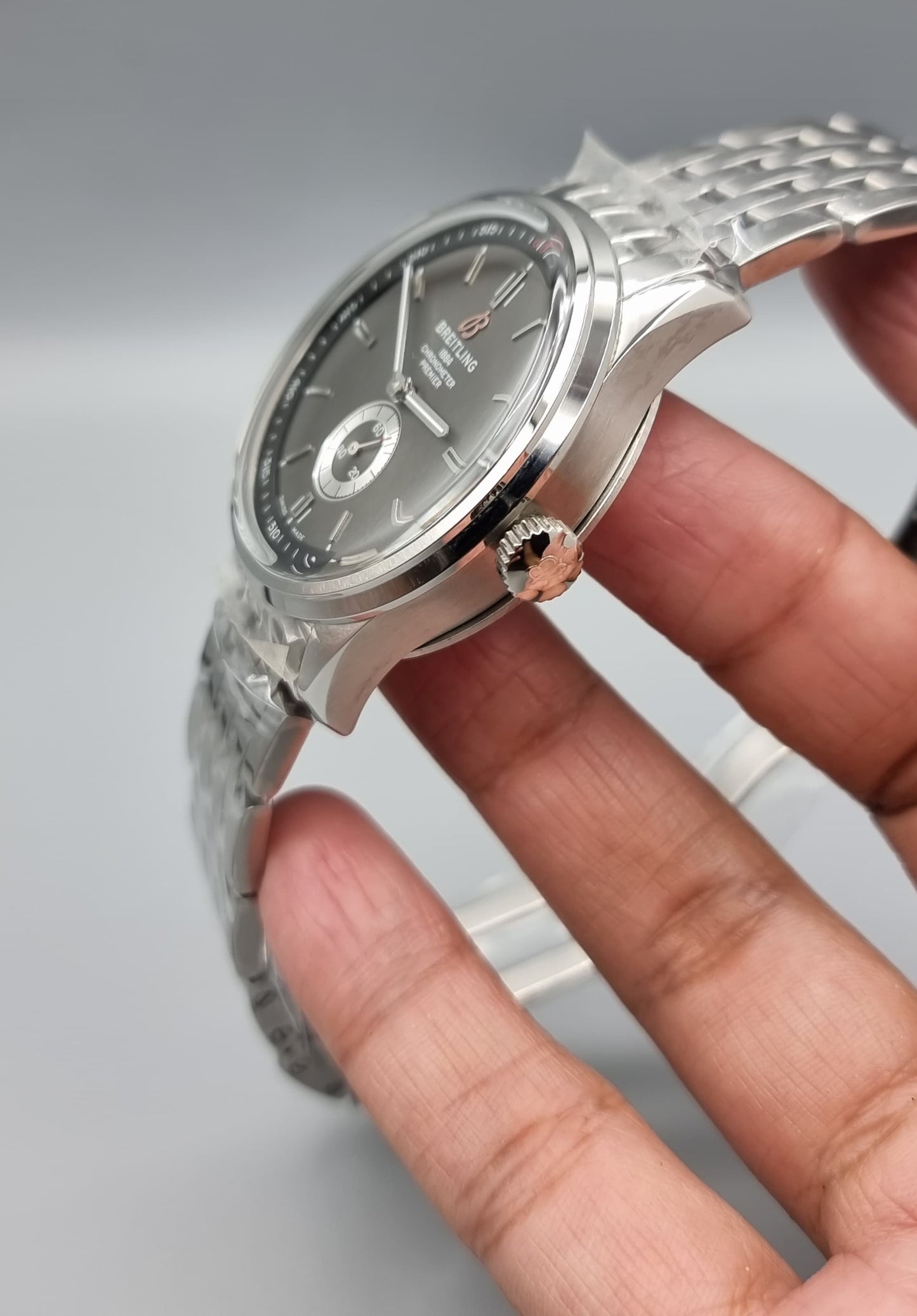 High Quality Luxury Branded Watch - Silver
