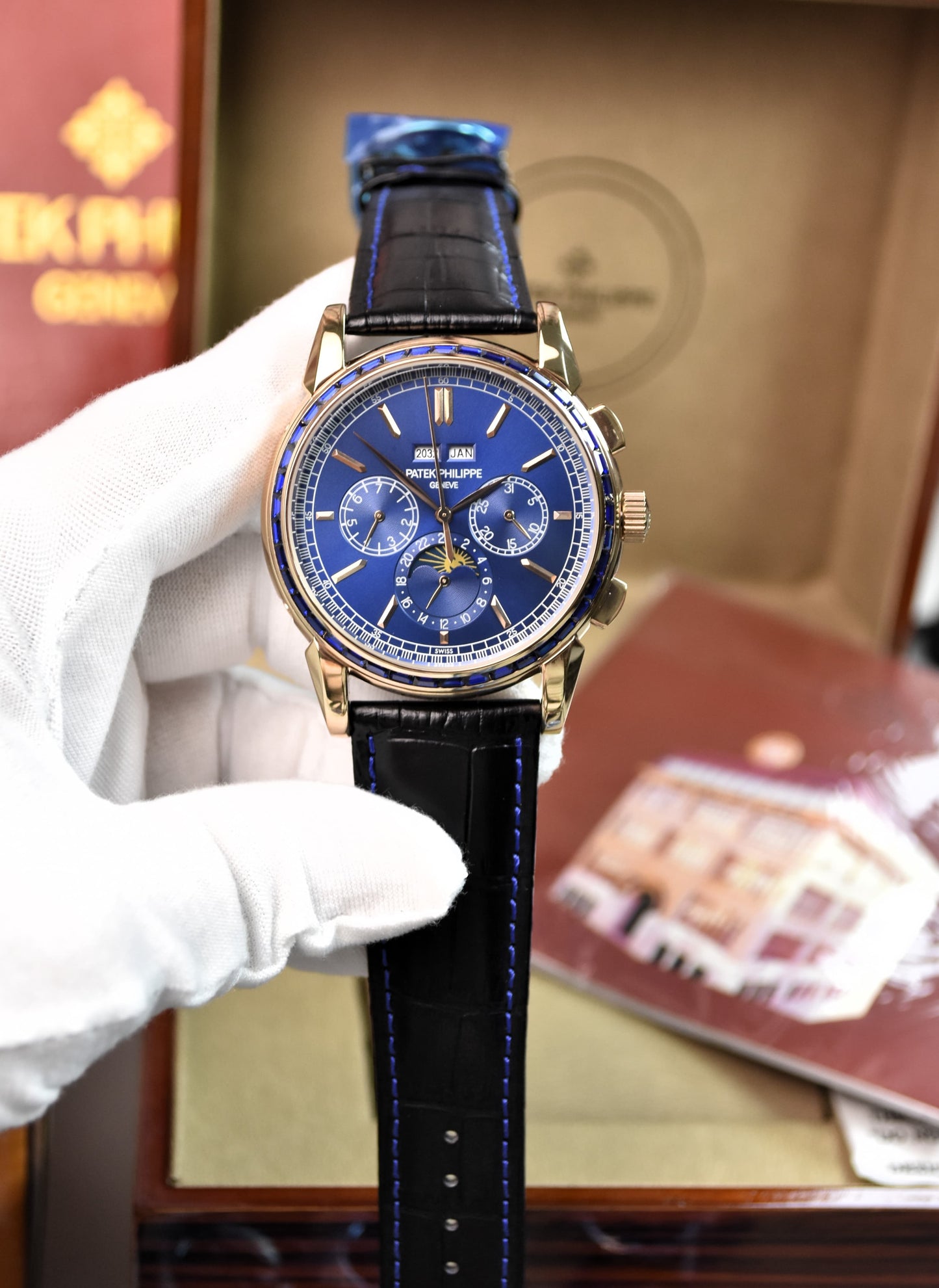 High Quality Luxury Branded Watch - Color Stone Bezel (Blue)