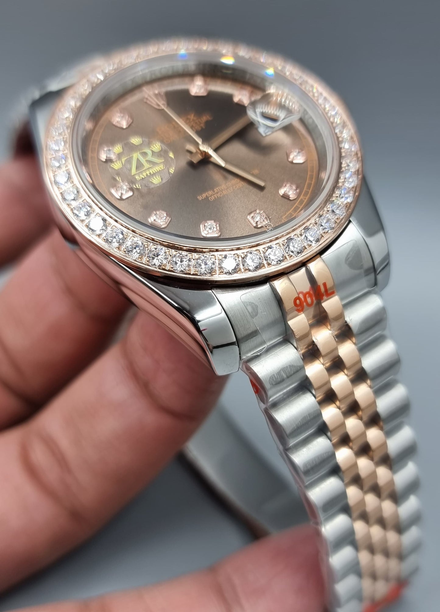 High Quality Luxury Branded Watch - Brown Dail